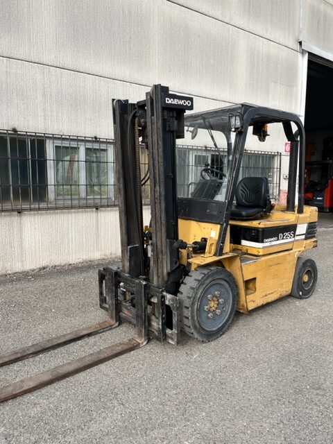 DAEWOO D25-S 2683 Carrelli usati - Romagna Macchine